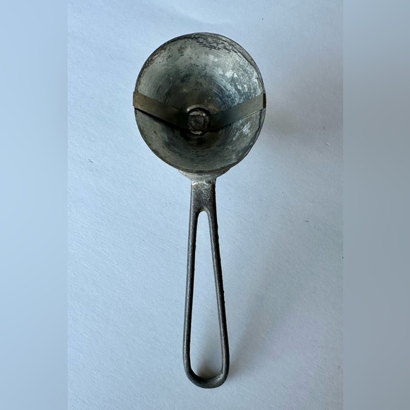 Antique Finger Turn Ice Cream Scoop - Picture 3 of 6